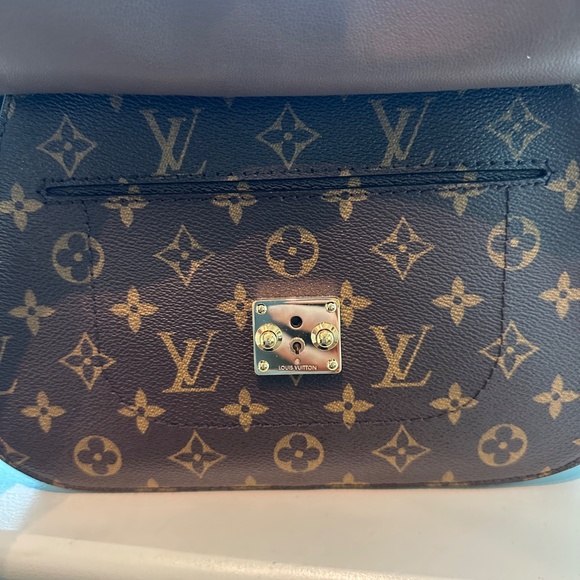 Louis Vuitton Monogram Majestueux Shoulder Bag - Picture 7 of 16